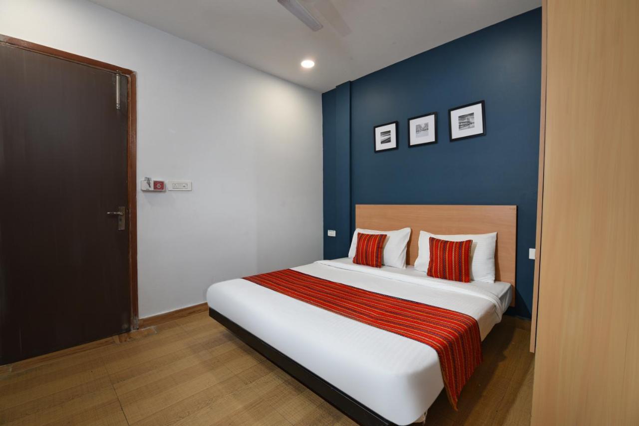 Silver Saffron Near Paschim Vihar Metro Station Hotel